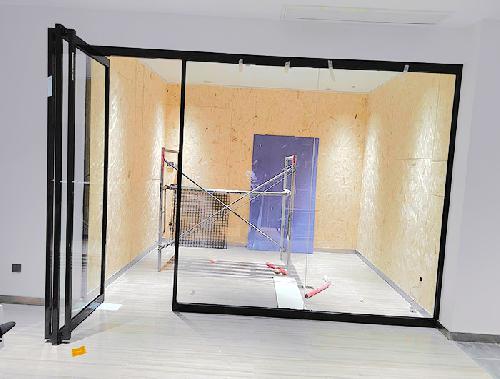 室內(nèi)玻璃門(mén)